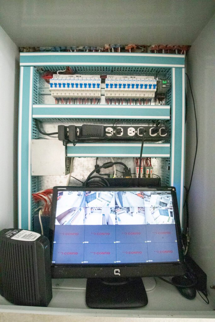 Gabinete de conexiones y sistema de CCTV